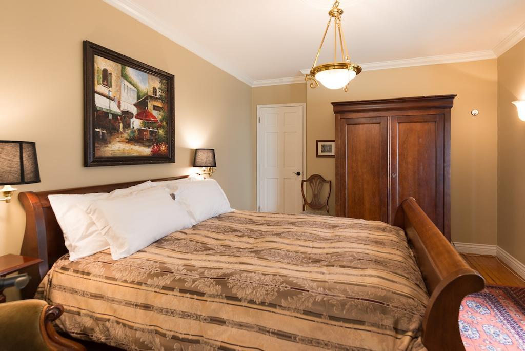 The English Bay Inn Langley Exteriér fotografie