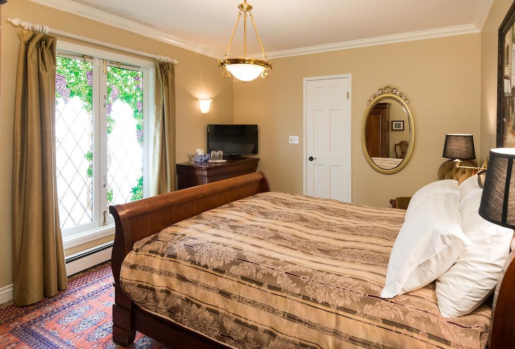 The English Bay Inn Langley Exteriér fotografie