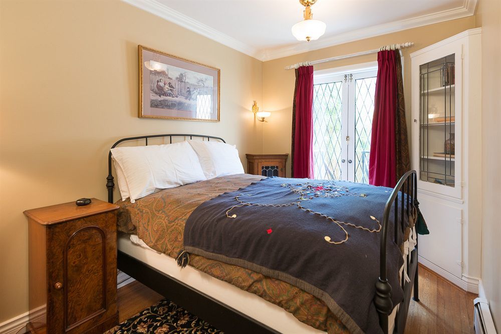 The English Bay Inn Langley Exteriér fotografie